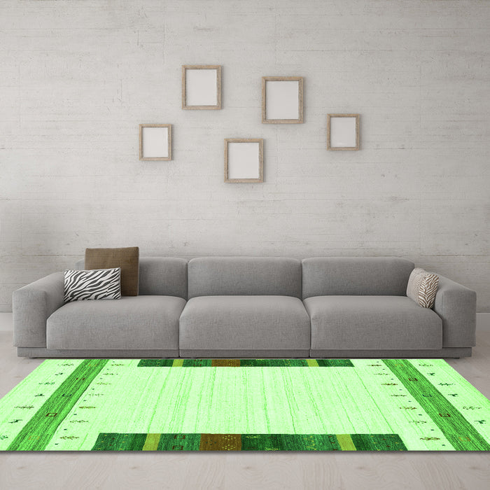 Machine Washable Solid Green Modern Area Rugs in a Living Room,, wshcon1967grn