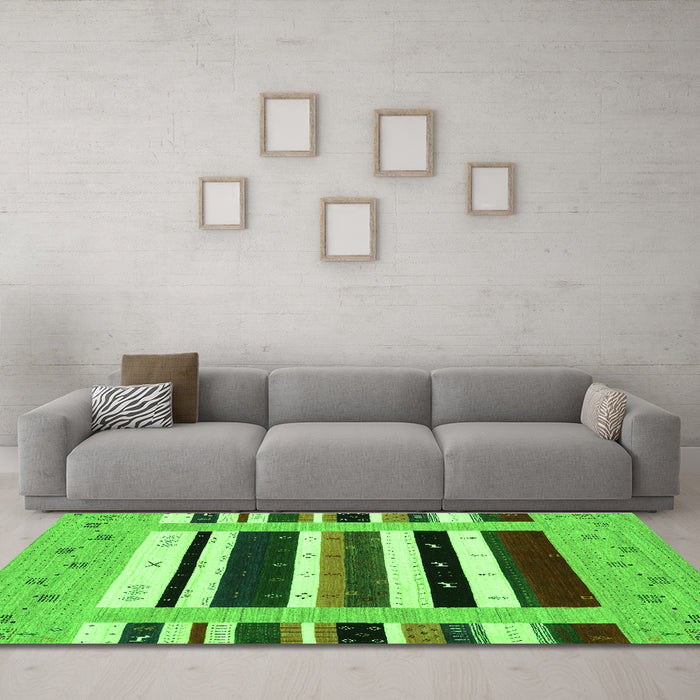 Machine Washable Abstract Green Contemporary Area Rugs in a Living Room,, wshcon1968grn