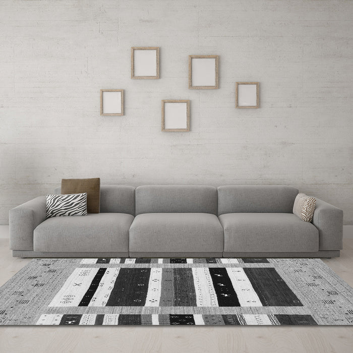 Machine Washable Abstract Gray Contemporary Rug in a Living Room,, wshcon1968gry