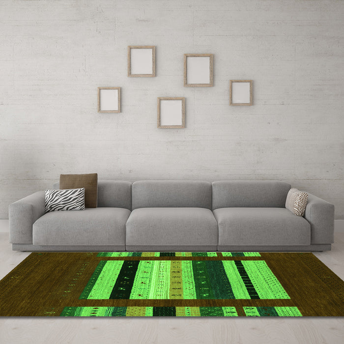 Machine Washable Abstract Green Contemporary Area Rugs in a Living Room,, wshcon1969grn