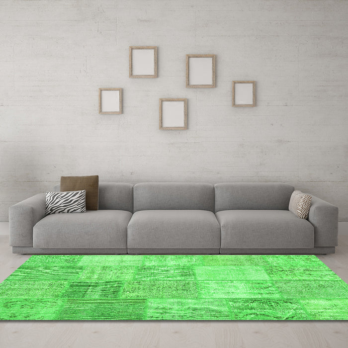 Machine Washable Patchwork Green Transitional Area Rugs in a Living Room,, wshcon1977grn
