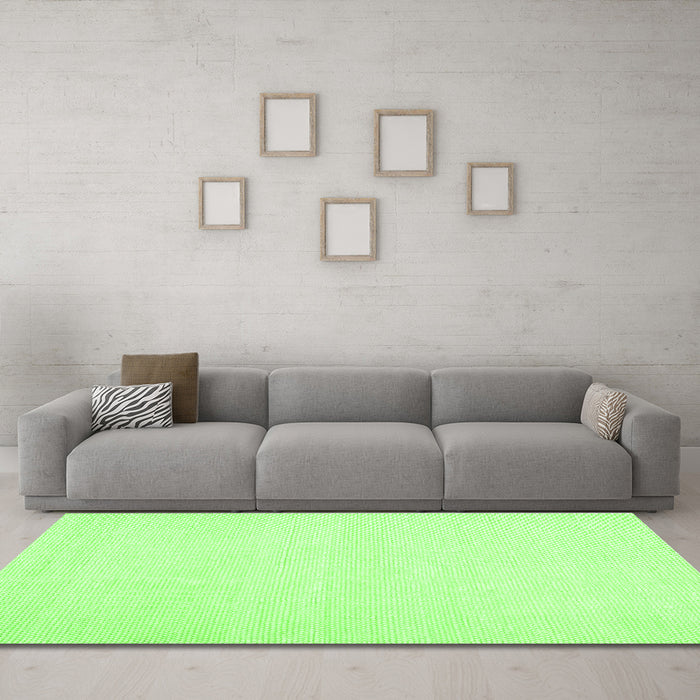 Machine Washable Solid Green Modern Area Rugs in a Living Room,, wshcon1981grn