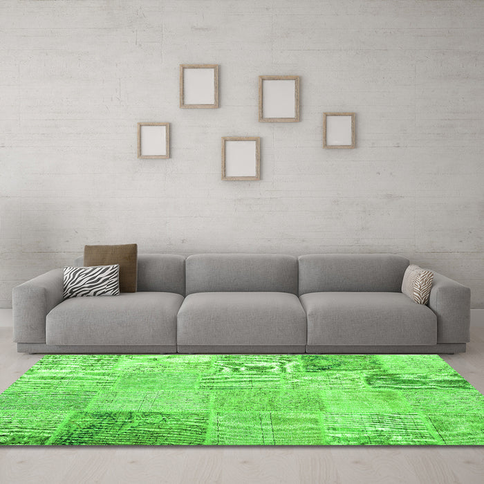 Machine Washable Patchwork Green Transitional Area Rugs in a Living Room,, wshcon1984grn