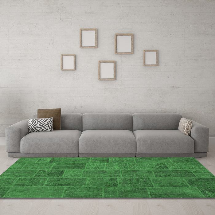 Machine Washable Patchwork Emerald Green Transitional Area Rugs in a Living Room,, wshcon1993emgrn