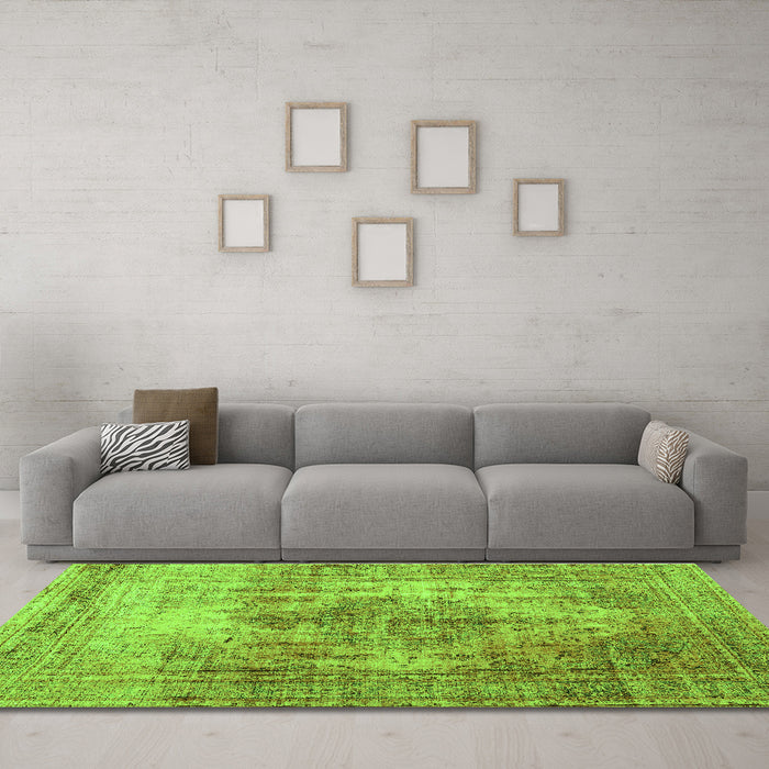 Machine Washable Abstract Green Contemporary Area Rugs in a Living Room,, wshcon1995grn
