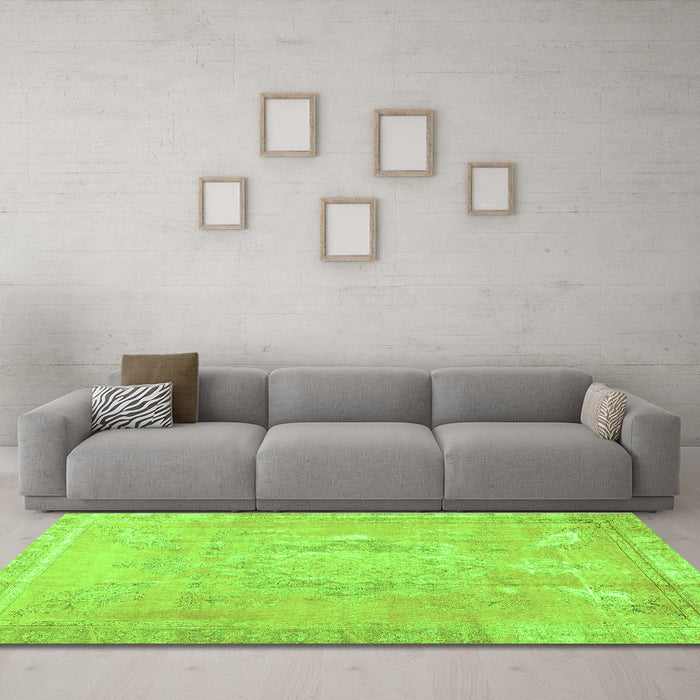 Machine Washable Abstract Green Contemporary Area Rugs in a Living Room,, wshcon1996grn