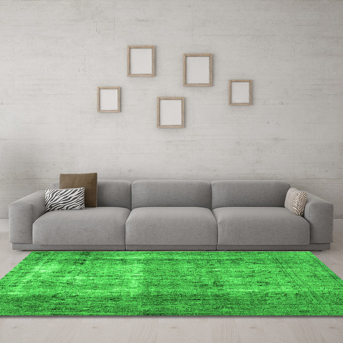 Machine Washable Abstract Green Contemporary Area Rugs in a Living Room,, wshcon1998grn