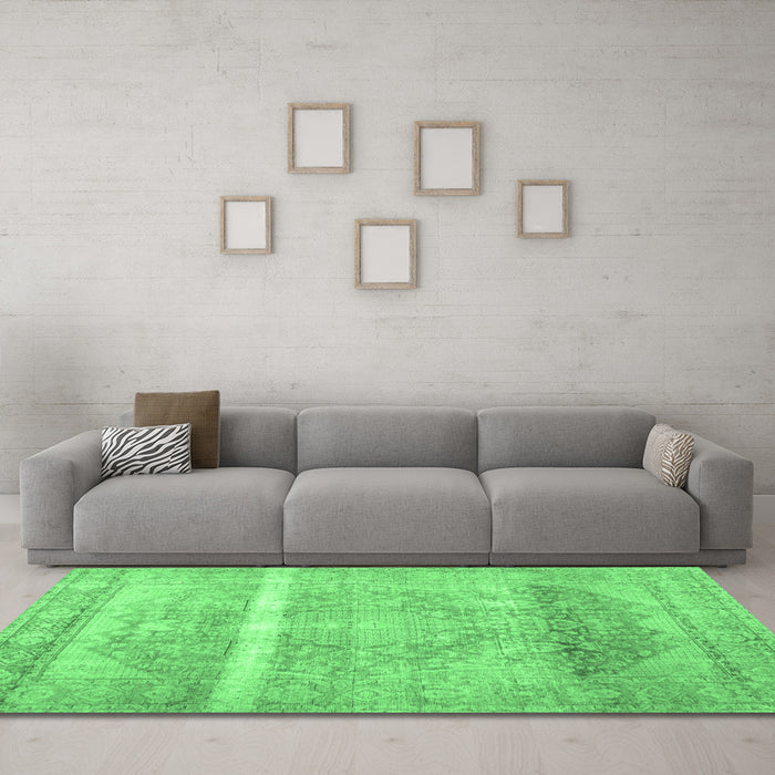 Machine Washable Abstract Emerald Green Contemporary Area Rugs in a Living Room,, wshcon2000emgrn