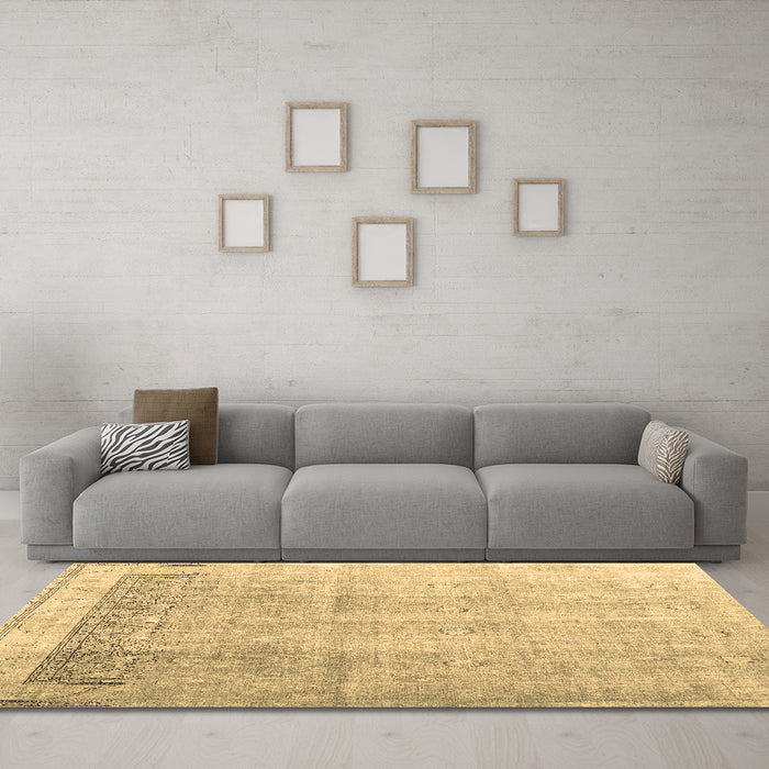 Machine Washable Abstract Brown Contemporary Rug in a Living Room,, wshcon2002brn