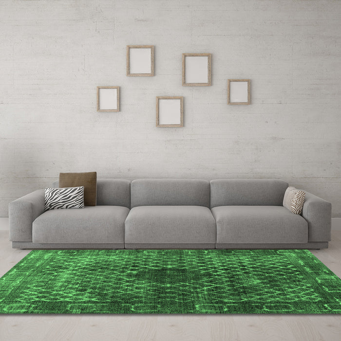 Machine Washable Abstract Emerald Green Contemporary Area Rugs in a Living Room,, wshcon2005emgrn