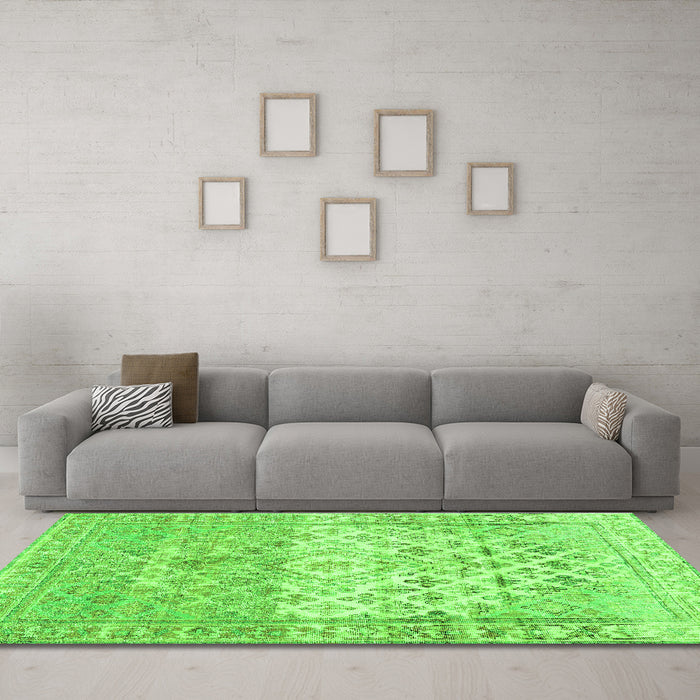 Machine Washable Abstract Green Contemporary Area Rugs in a Living Room,, wshcon2008grn