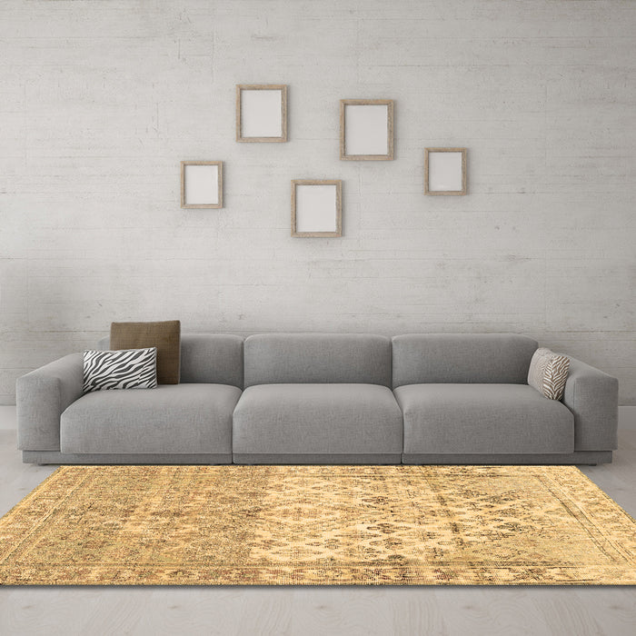 Machine Washable Abstract Brown Contemporary Rug in a Living Room,, wshcon2008brn
