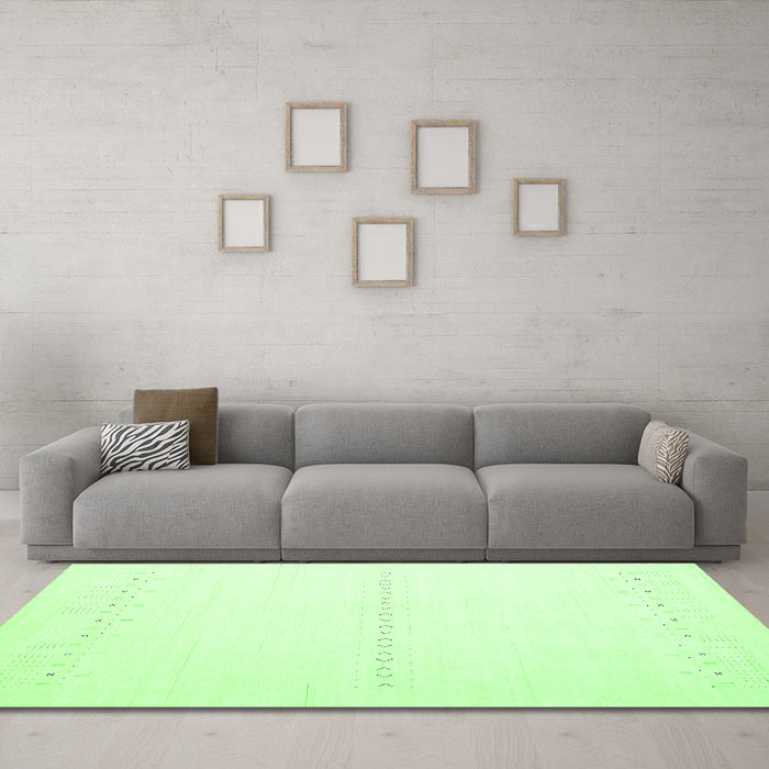Machine Washable Solid Green Modern Area Rugs in a Living Room,, wshcon2009grn