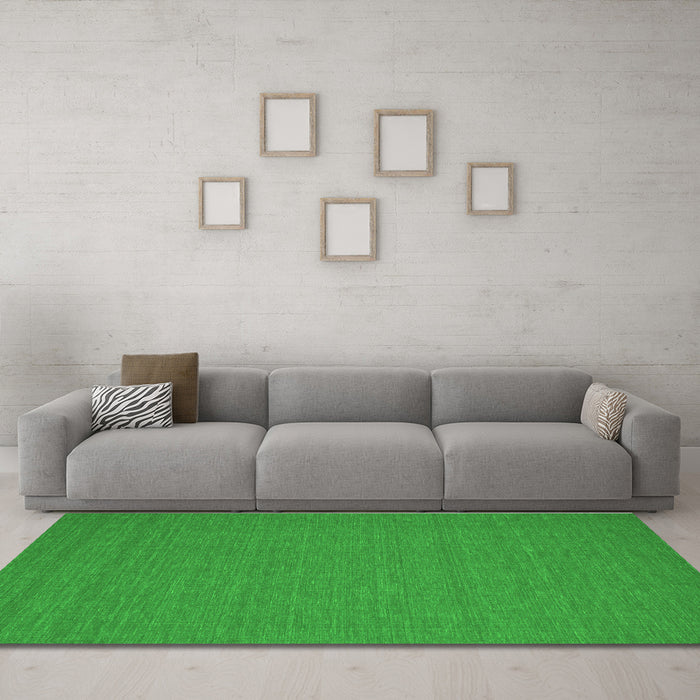 Machine Washable Abstract Green Contemporary Area Rugs in a Living Room,, wshcon200grn