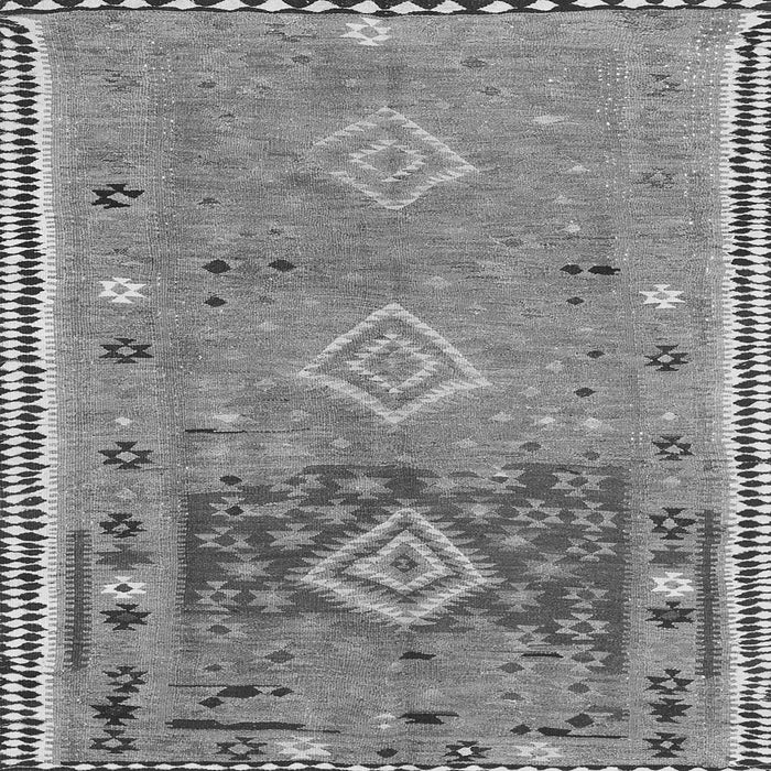 Serging Thickness of Southwestern Gray Country Rug, con2013gry
