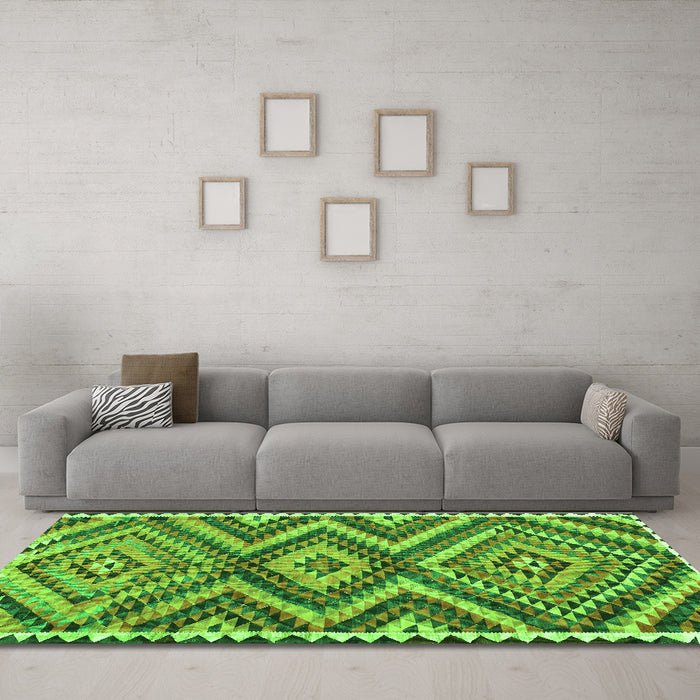 Machine Washable Oriental Green Traditional Area Rugs in a Living Room,, wshcon2018grn