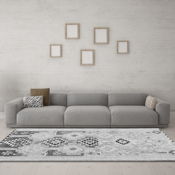 Machine Washable Southwestern Gray Country Rug in a Living Room,, wshcon2019gry
