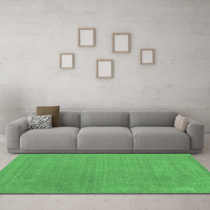 Machine Washable Abstract Emerald Green Contemporary Area Rugs in a Living Room,, wshcon2021emgrn