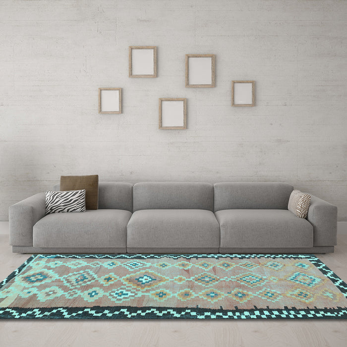 Machine Washable Oriental Light Blue Traditional Rug in a Living Room, wshcon2022lblu