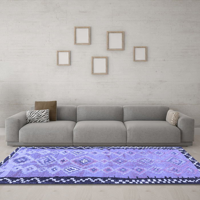 Machine Washable Oriental Blue Traditional Rug in a Living Room, wshcon2022blu
