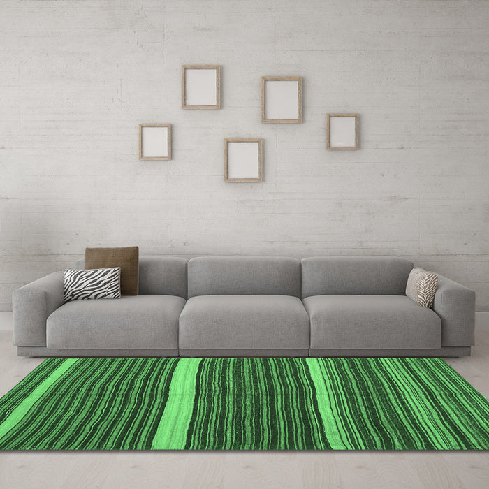 Machine Washable Oriental Emerald Green Traditional Area Rugs in a Living Room,, wshcon2023emgrn