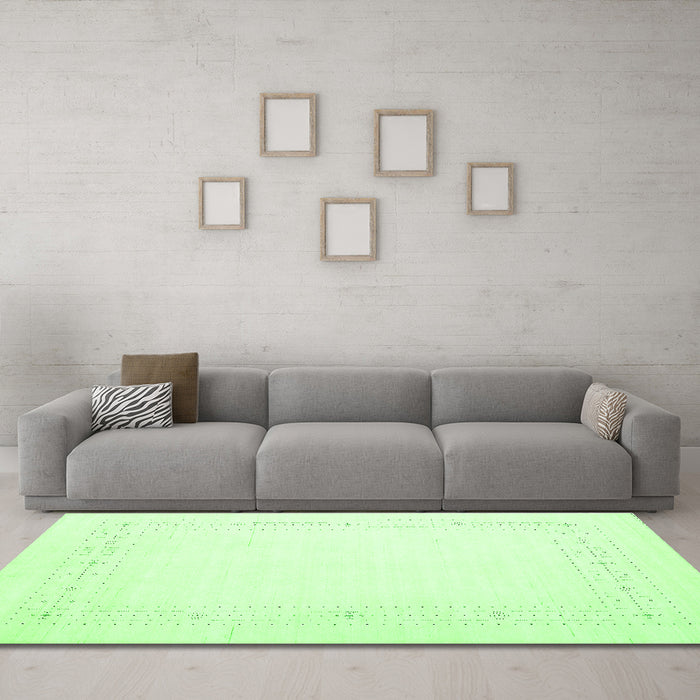 Machine Washable Solid Green Modern Area Rugs in a Living Room,, wshcon2024grn