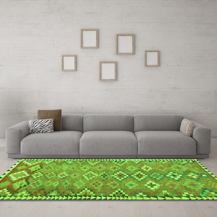 Machine Washable Oriental Green Traditional Area Rugs in a Living Room,, wshcon2026grn