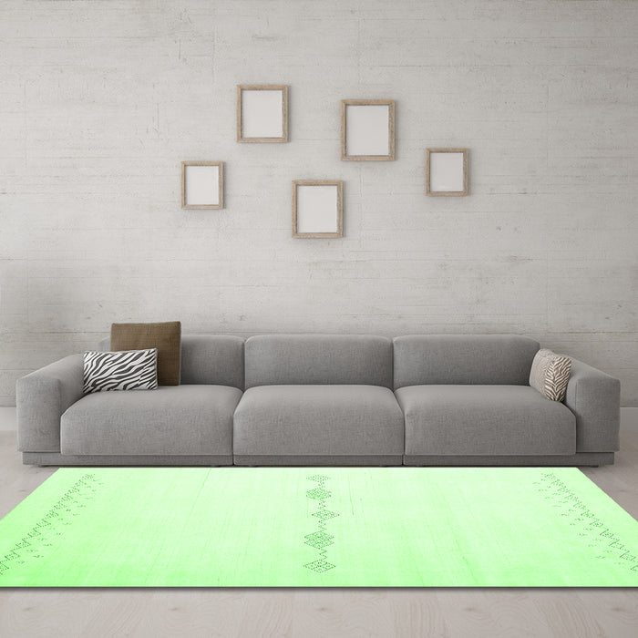 Machine Washable Solid Green Modern Area Rugs in a Living Room,, wshcon2029grn