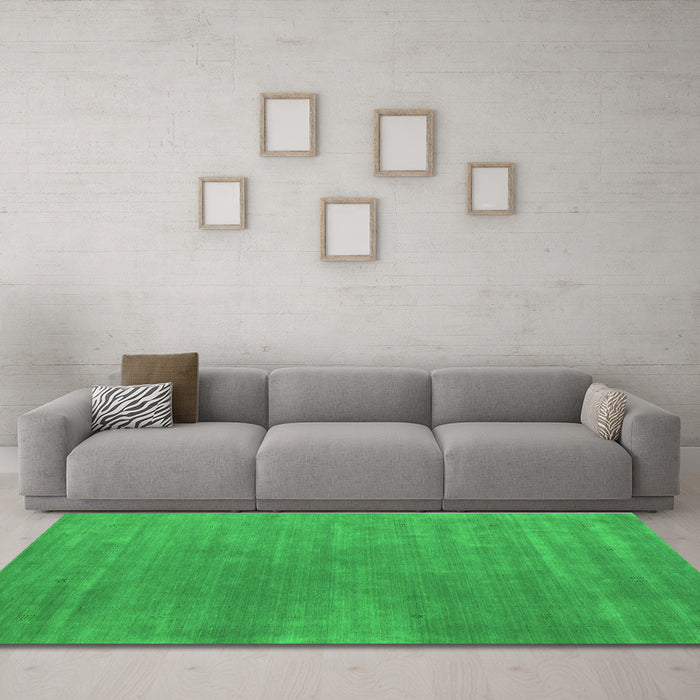 Machine Washable Abstract Green Contemporary Area Rugs in a Living Room,, wshcon2030grn