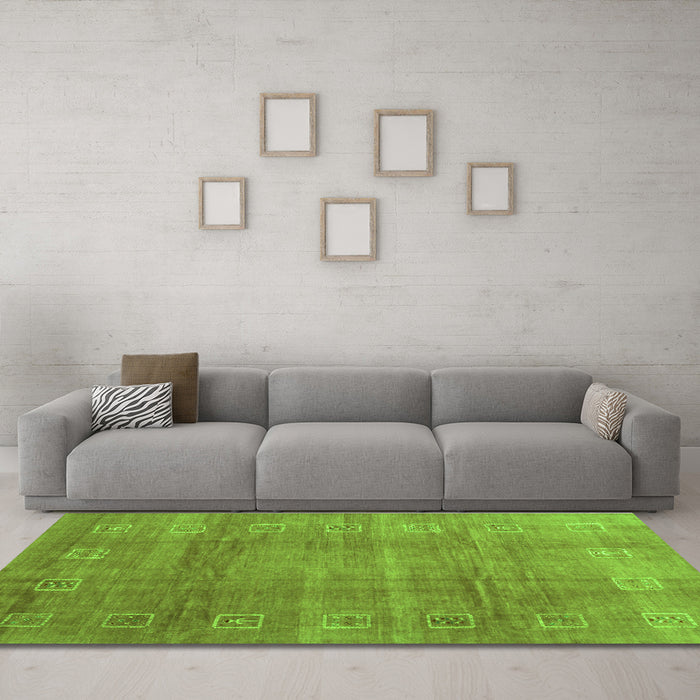 Machine Washable Abstract Green Contemporary Area Rugs in a Living Room,, wshcon2034grn