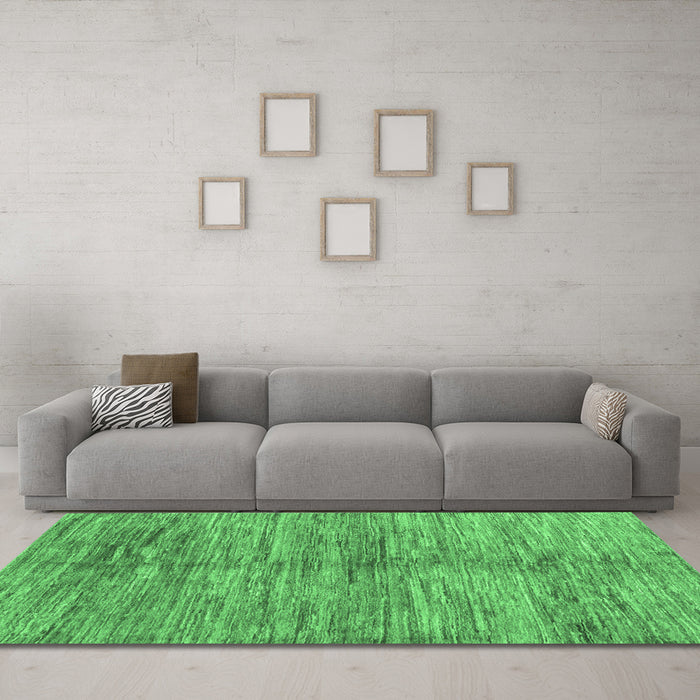 Machine Washable Abstract Emerald Green Contemporary Area Rugs in a Living Room,, wshcon2044emgrn