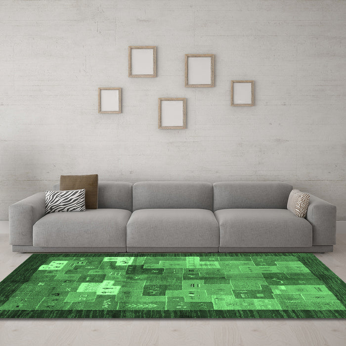 Machine Washable Abstract Emerald Green Contemporary Area Rugs in a Living Room,, wshcon2046emgrn
