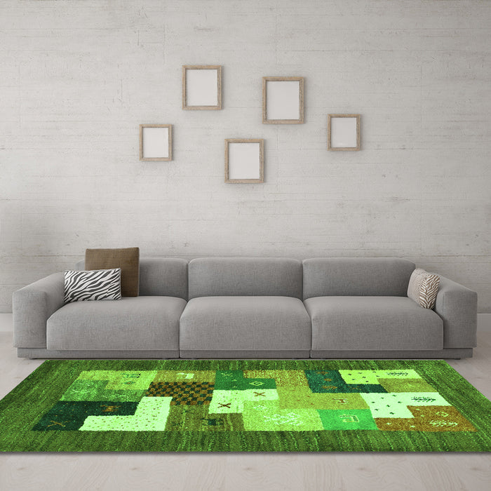 Machine Washable Abstract Green Contemporary Area Rugs in a Living Room,, wshcon2050grn