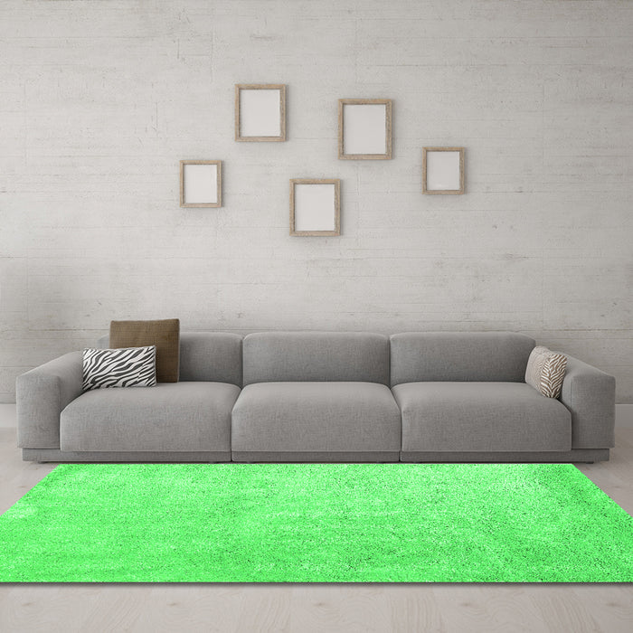Machine Washable Abstract Green Contemporary Area Rugs in a Living Room,, wshcon2052grn