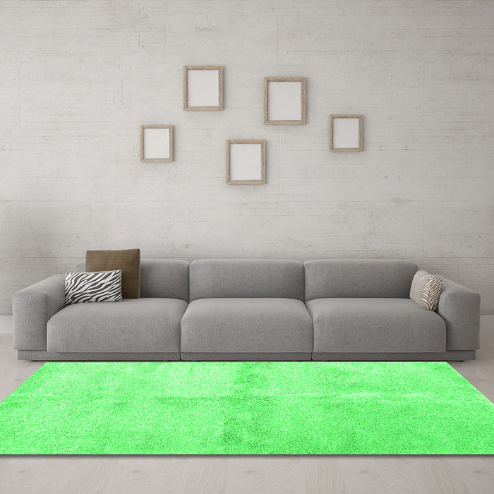 Machine Washable Abstract Green Contemporary Area Rugs in a Living Room,, wshcon2053grn