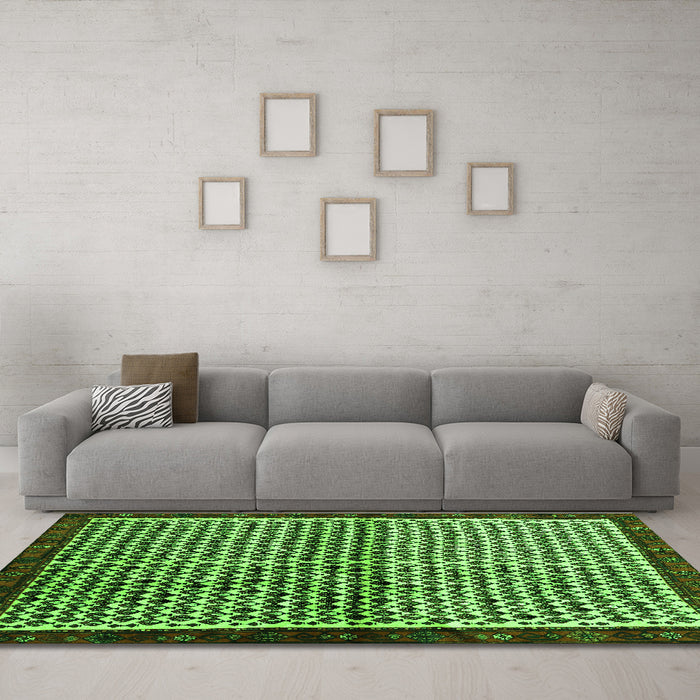 Machine Washable Abstract Green Contemporary Area Rugs in a Living Room,, wshcon2056grn