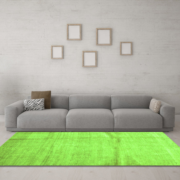 Machine Washable Abstract Green Contemporary Area Rugs in a Living Room,, wshcon2057grn