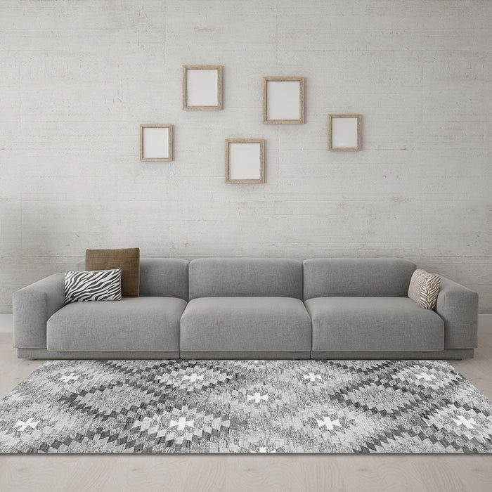 Machine Washable Southwestern Gray Country Rug in a Living Room,, wshcon2067gry