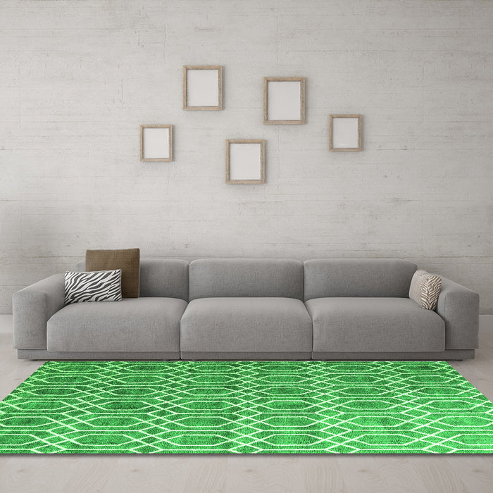 Machine Washable Abstract Green Contemporary Area Rugs in a Living Room,, wshcon2085grn