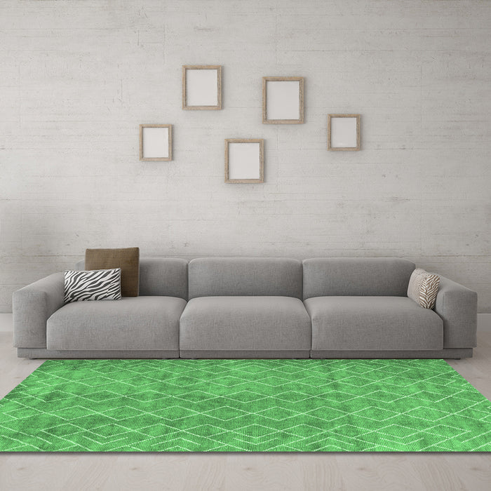 Machine Washable Abstract Emerald Green Contemporary Area Rugs in a Living Room,, wshcon2086emgrn