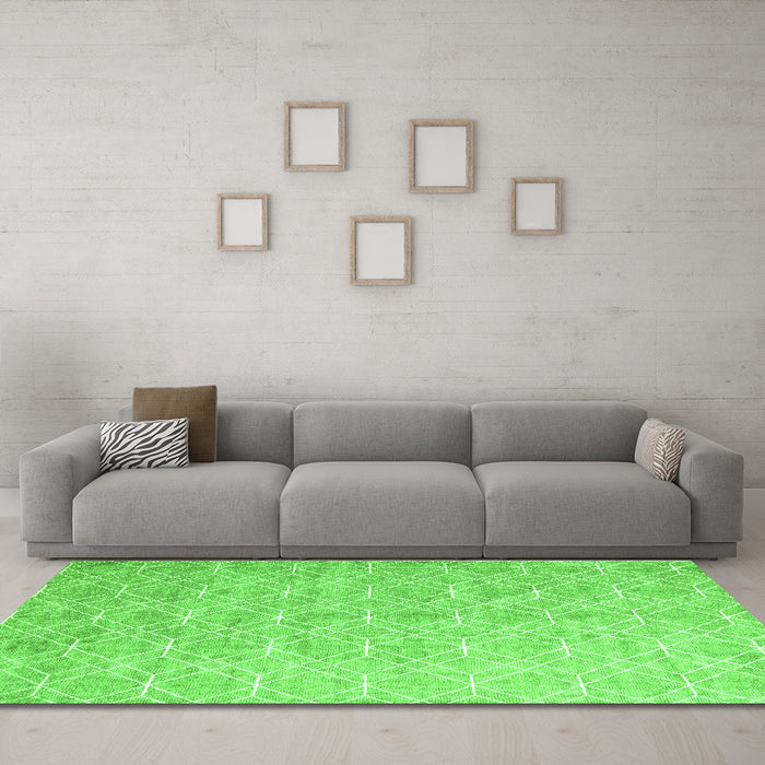 Machine Washable Abstract Green Contemporary Area Rugs in a Living Room,, wshcon2087grn