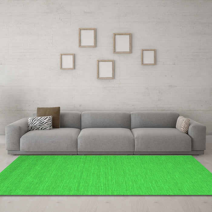 Machine Washable Abstract Green Contemporary Area Rugs in a Living Room,, wshcon208grn