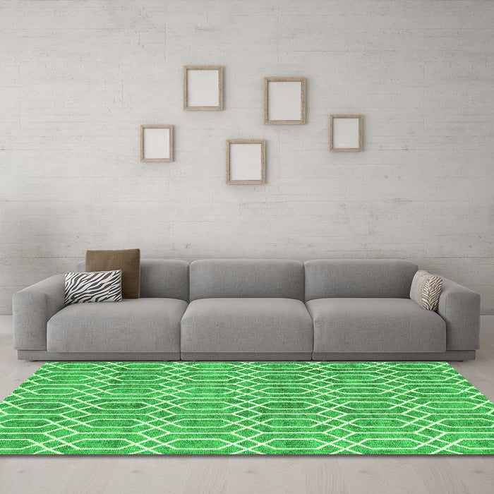 Machine Washable Abstract Green Contemporary Area Rugs in a Living Room,, wshcon2092grn