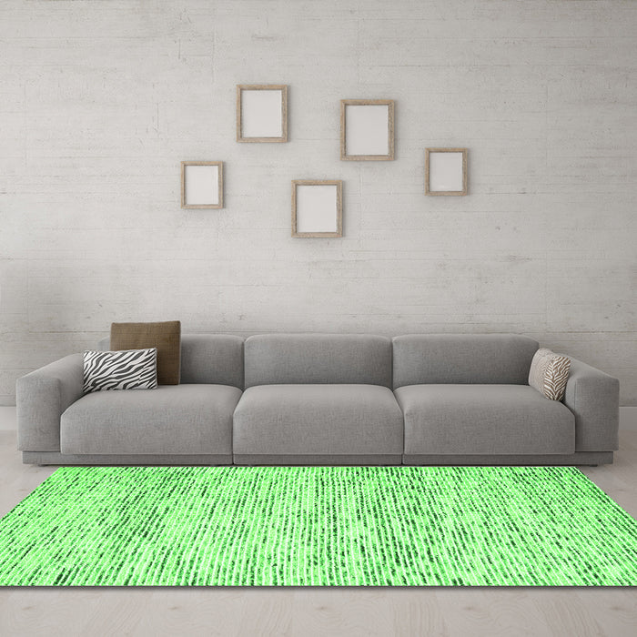 Machine Washable Solid Green Modern Area Rugs in a Living Room,, wshcon2095grn