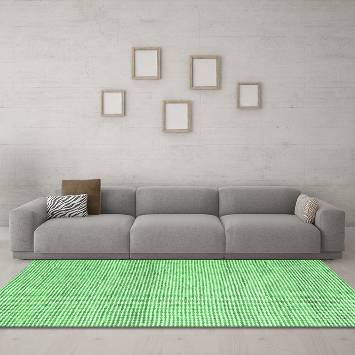 Machine Washable Abstract Emerald Green Contemporary Area Rugs in a Living Room,, wshcon2096emgrn