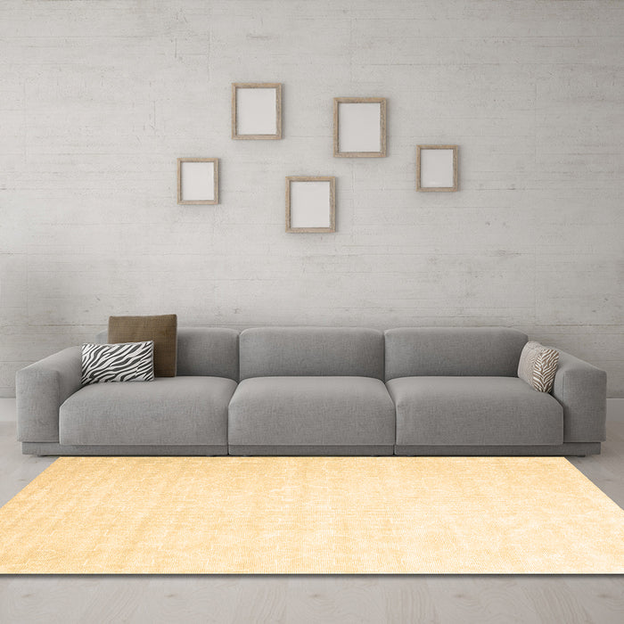 Machine Washable Abstract Brown Contemporary Rug in a Living Room,, wshcon2098brn