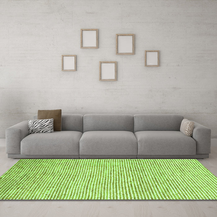 Machine Washable Abstract Green Contemporary Area Rugs in a Living Room,, wshcon2099grn