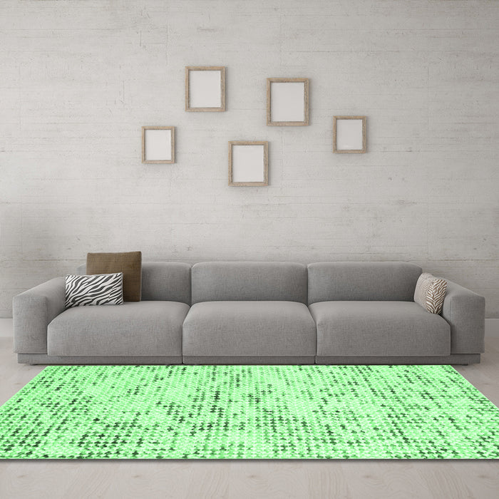 Machine Washable Solid Emerald Green Modern Area Rugs in a Living Room,, wshcon2108emgrn