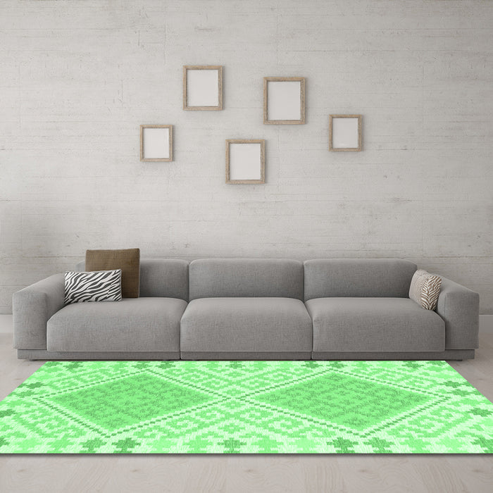 Machine Washable Southwestern Emerald Green Country Area Rugs in a Living Room,, wshcon2110emgrn