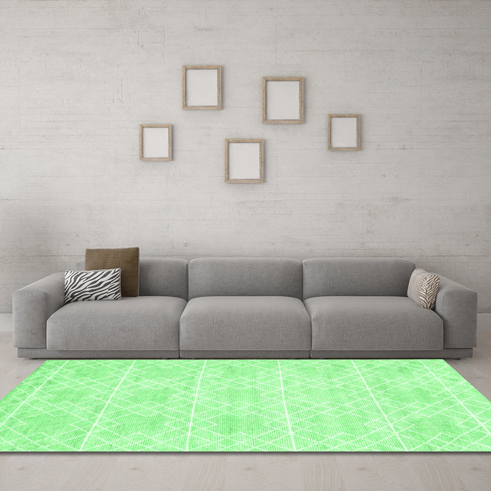 Machine Washable Abstract Emerald Green Contemporary Area Rugs in a Living Room,, wshcon2112emgrn